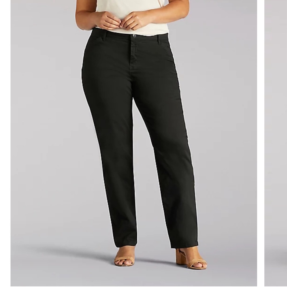 Lee Plus Relaxed Fit Straight Leg Mid Rise Pant- Size 18W